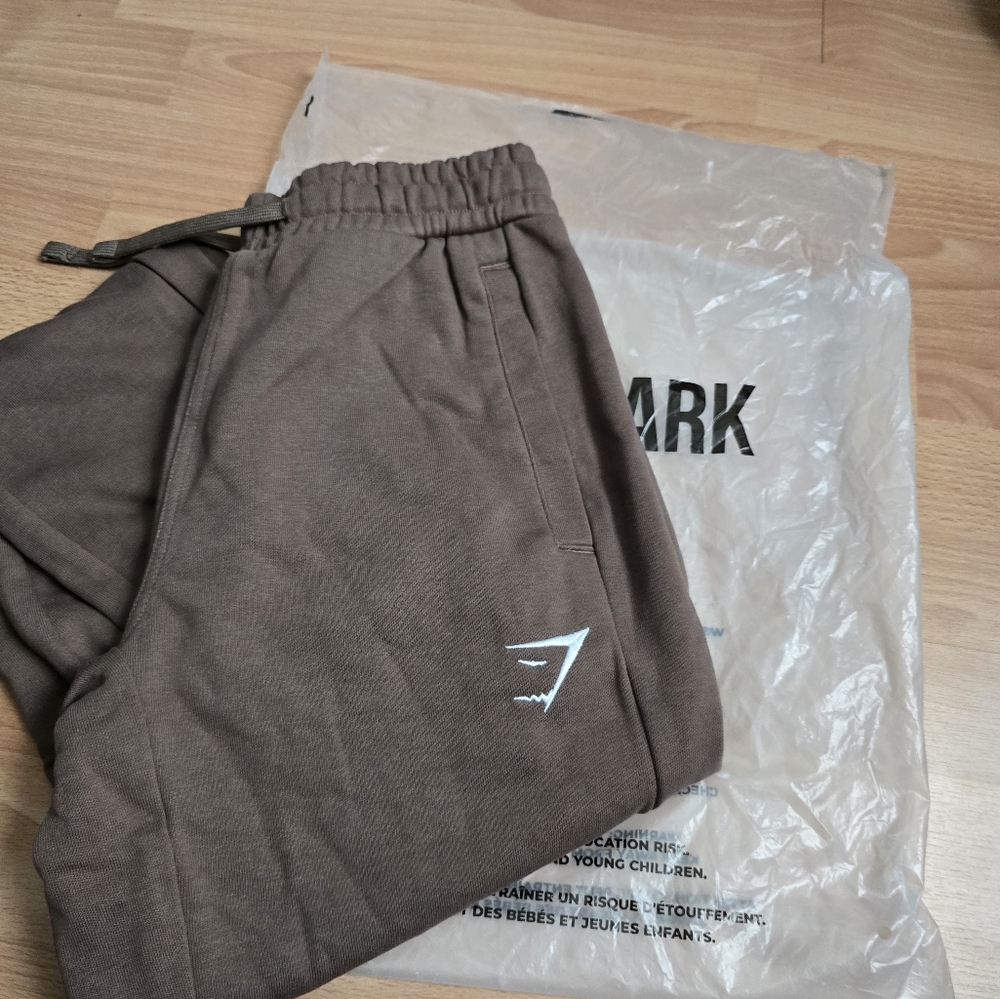 Brand New with Tags Gymshark Essential Oversized Joggers (Size XS)